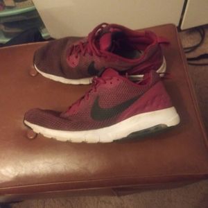 Nike Air maxes